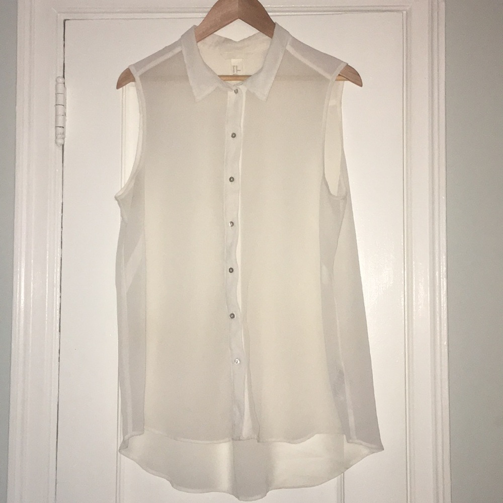 Sleeveless see thru shirt